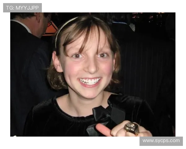 凯蒂·莱德基训练完直接喝蛋白粉当水，这胃是铁打的吧