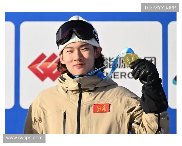 苏翊鸣训练完直接去秀场看秀，这反差谁懂